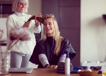 آرایشگر در منزل کرج