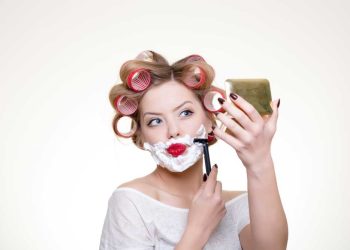 اصلاح موهای زائد با ژیلت