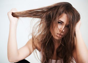علت چرب شدن موها